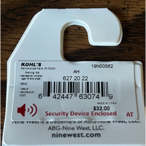 Nine West Paperclip Design Silvertone Necklace - 18” with 3” extender - Picture 5 of 5